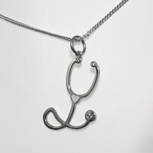 Collar estetoscopio de plata