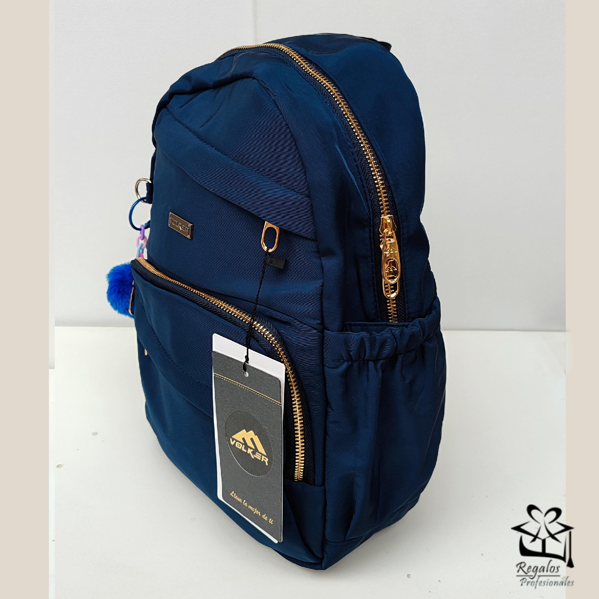 Mochila mediana con aplicaciones doradas - Imagen 2