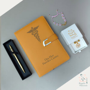 Set doctora personalizado con libreta tipo agenda, bolígrafo y accesorios
